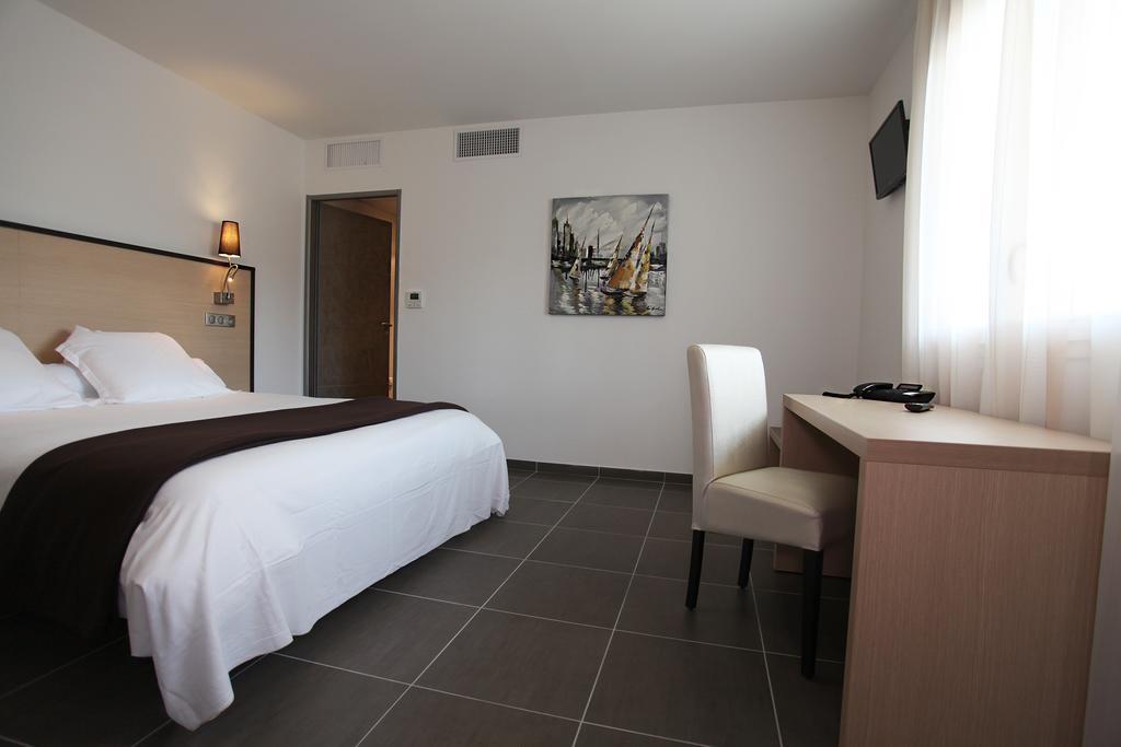 Hotel Restaurant Les Pielettes Le Rove 部屋 写真