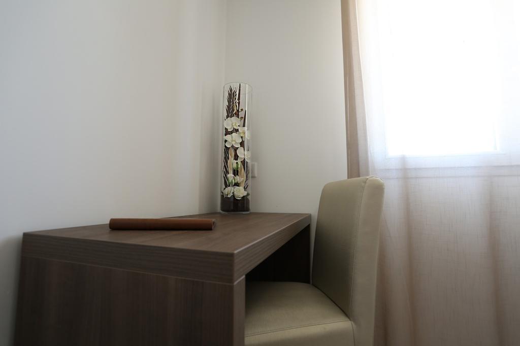 Hotel Restaurant Les Pielettes Le Rove 部屋 写真